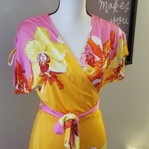 NWOT Diane von Furstenberg floral wrap dress - Picture 2 of 5